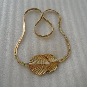 Park Lane - Front Clasp Necklace 10-31